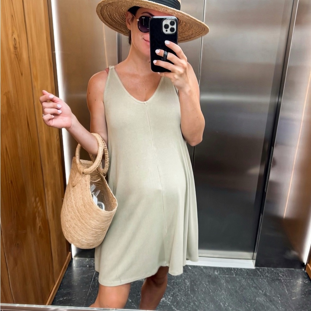 Ribbed flowy dress